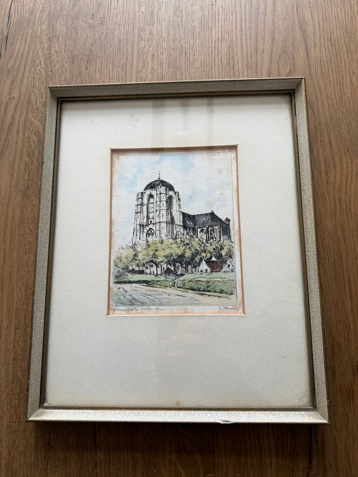 ets Grote Kerk Veere ingelijst, Antiek en Kunst, Kunst | Etsen en Gravures, Ophalen of Verzenden, Architectuur, Ets, Gesigneerd