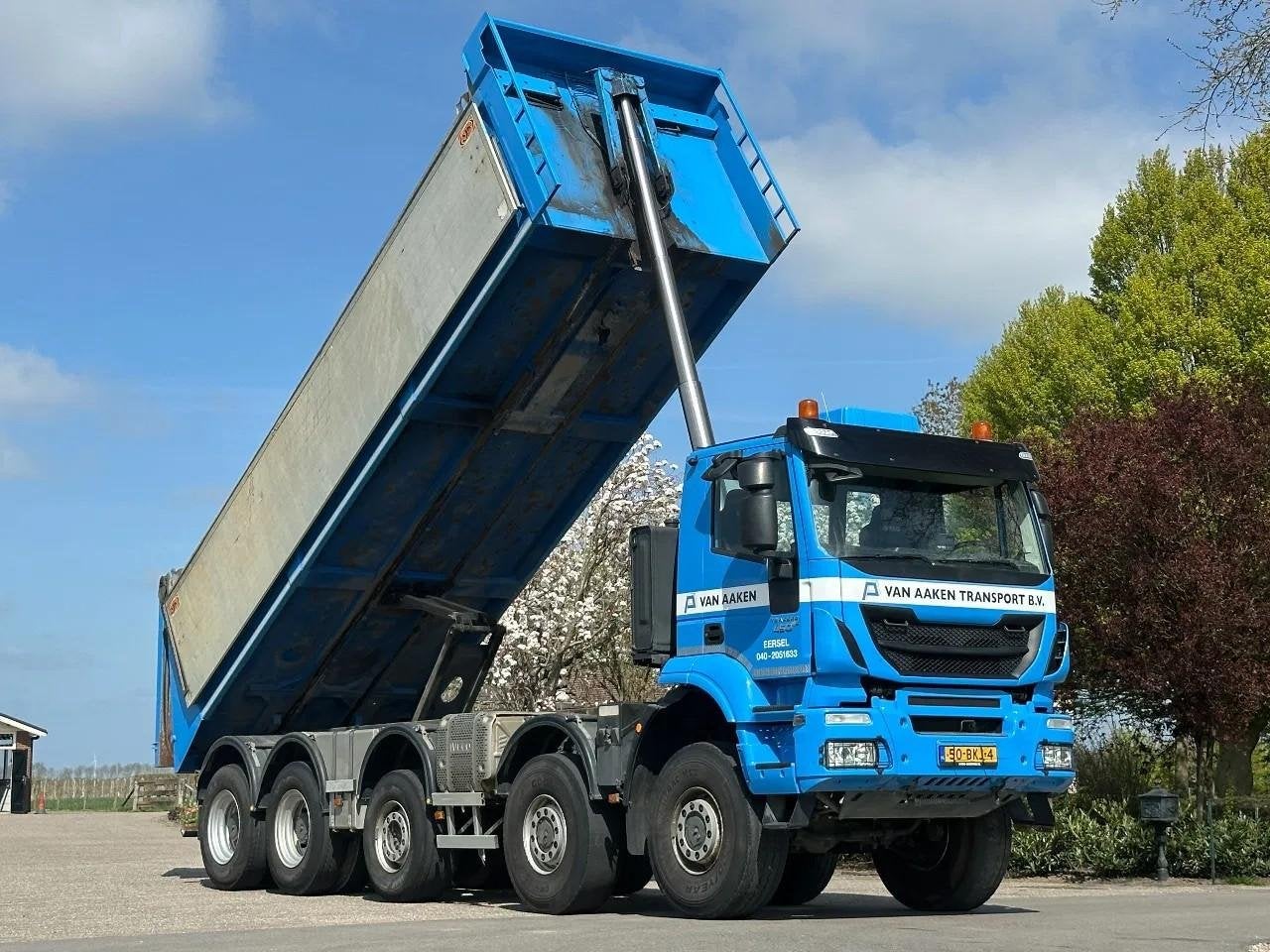 Iveco Trakker 450 10X8 AJK KIPPER/MULTIKAP! DK1109, Auto's, Automaat, Euro 6, Iveco, Blauw