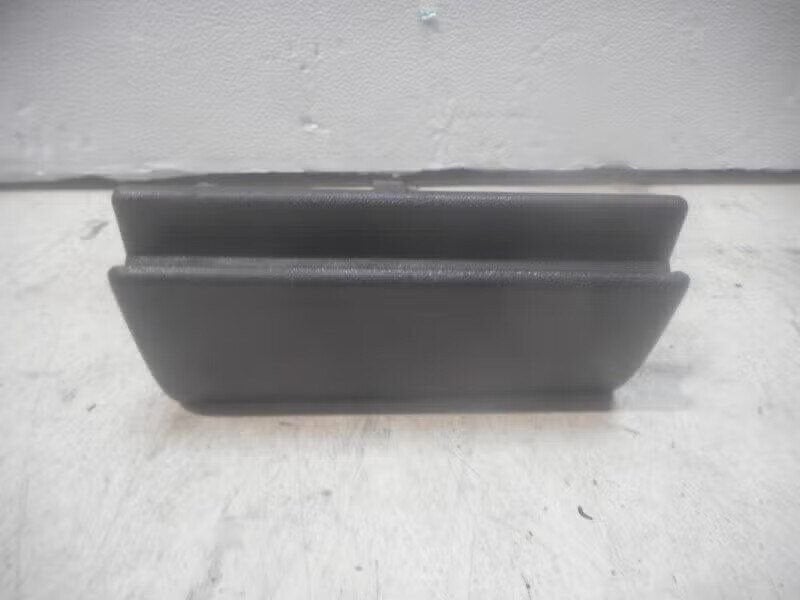 ASBAK VOOR Opel Ascona C (84 / 89) (90035979), Bahnhofsplatz 65423 Rüsselsheim am Main, DE, Gebruikt, Opel, Opel Automobile GmbH