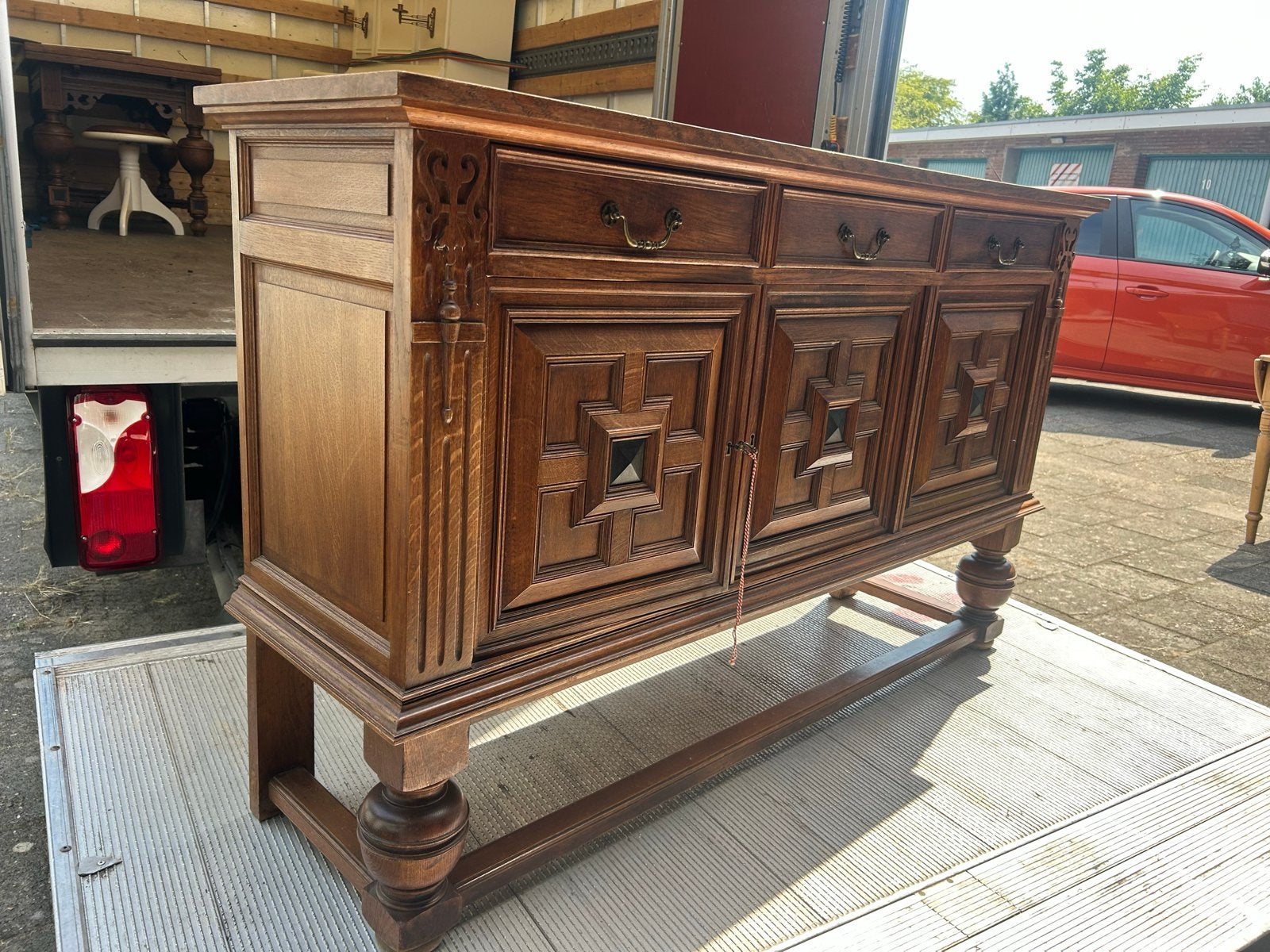 Antiek Eiken Dressoir/Sideboard met Houtsnijwerk, Antiek en Kunst, Antiek | Meubels | Kasten, Ophalen