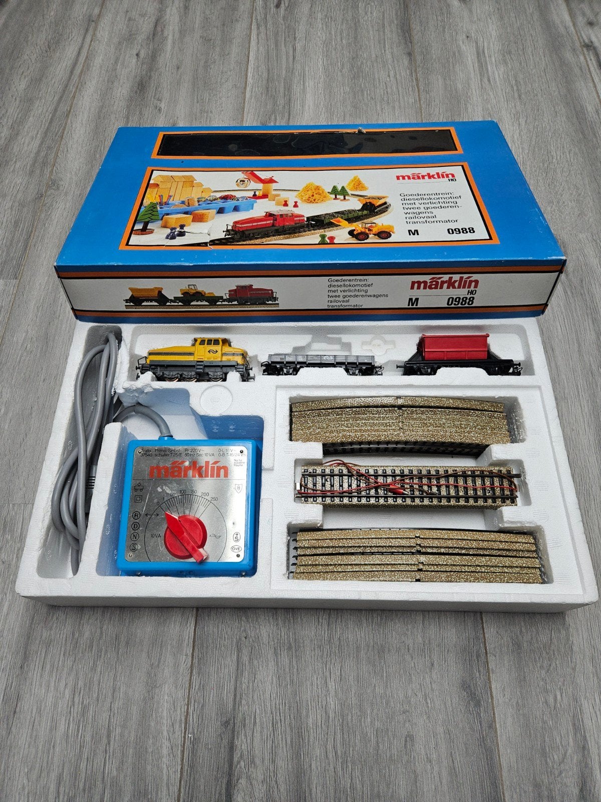 Grote collectie modelspoor H0: Märklin, Faller, Kema, Brawa, Ophalen, Wisselstroom, Gebruikt, Locomotief