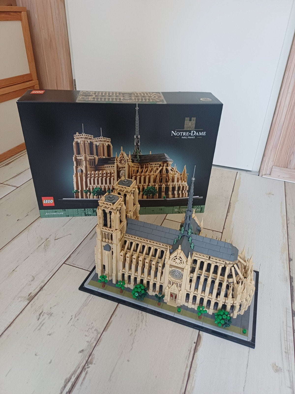 Lego Architecture Notre-Dame 21061, Ophalen, Zo goed als nieuw, 1:50 tot 1:144