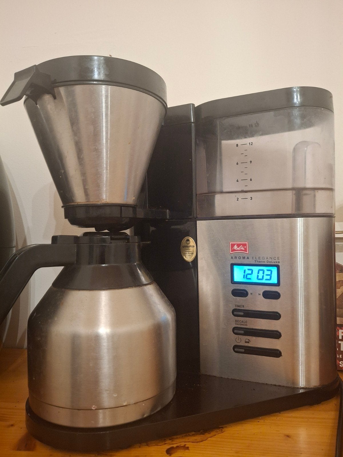 Deluxe koffiezetapparaat, Gebruikt, 10 kopjes of meer, Koffiemachine, Gemalen koffie