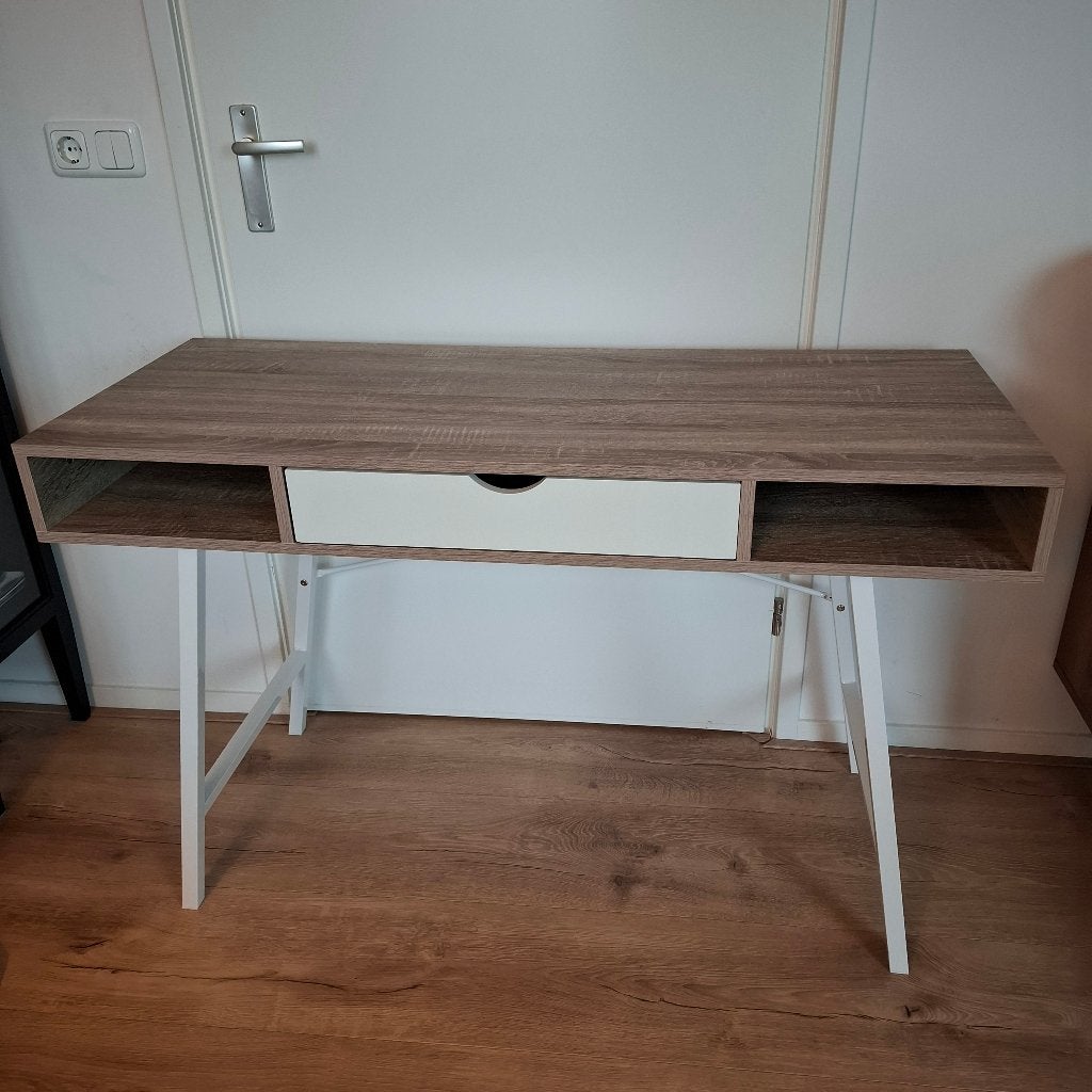 Bureau Jysk wit en licht eiken, Ophalen, 120 cm, Spaanplaat of MDF, Zo goed als nieuw
