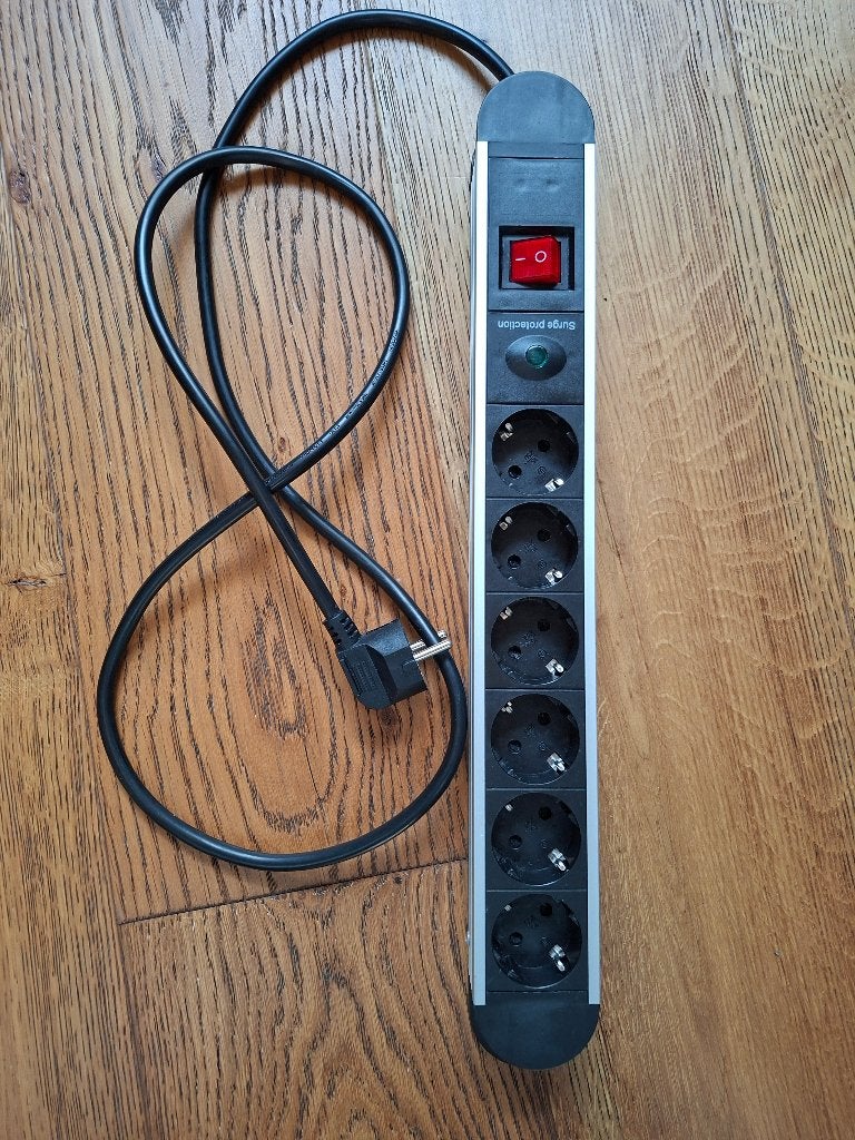 Stekkerdoos met beveiliging Powerfix 6-voudig zwart 1,5meter, Ophalen, Zo goed als nieuw, Overige merken, Stekkerdoos
