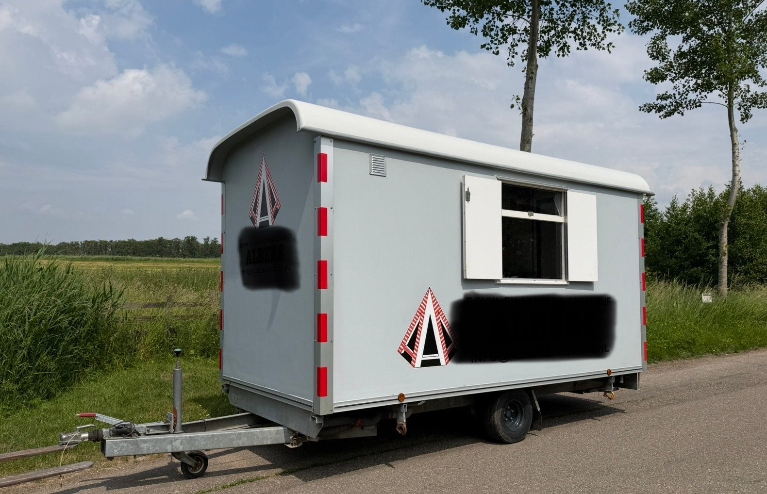 Snelverkeer Schaftwagen met toilet, urinoir, keukenblok, Ophalen