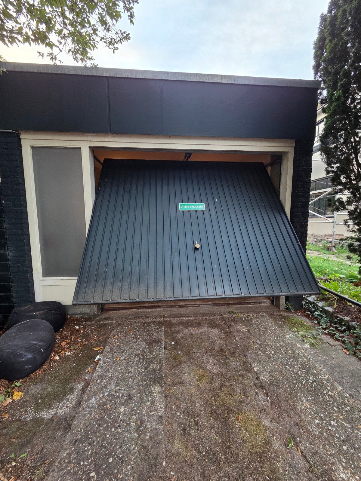Elektrische garagedeur met 2 afstandsbedieningen, Doe-het-zelf en Verbouw, Ophalen, Gebruikt, Garagedeur
