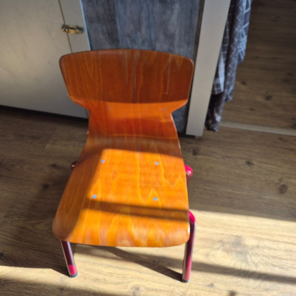 Twee stoelen en schooltafel, Ophalen, Gebruikt, Tafel(s) en Stoel(en)