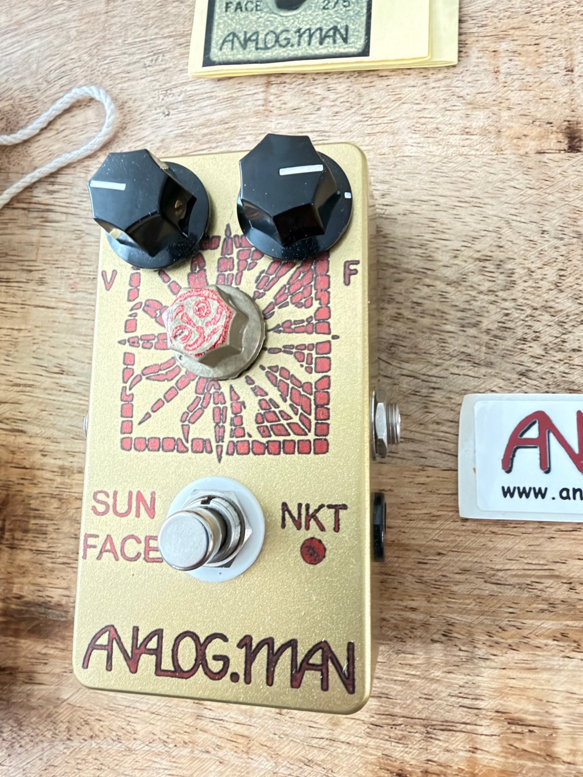 Analogman Sunface NKT RED dot - NKT 275 Fuzz Pedal, Ophalen of Verzenden, Nieuw, Distortion, Overdrive of Fuzz