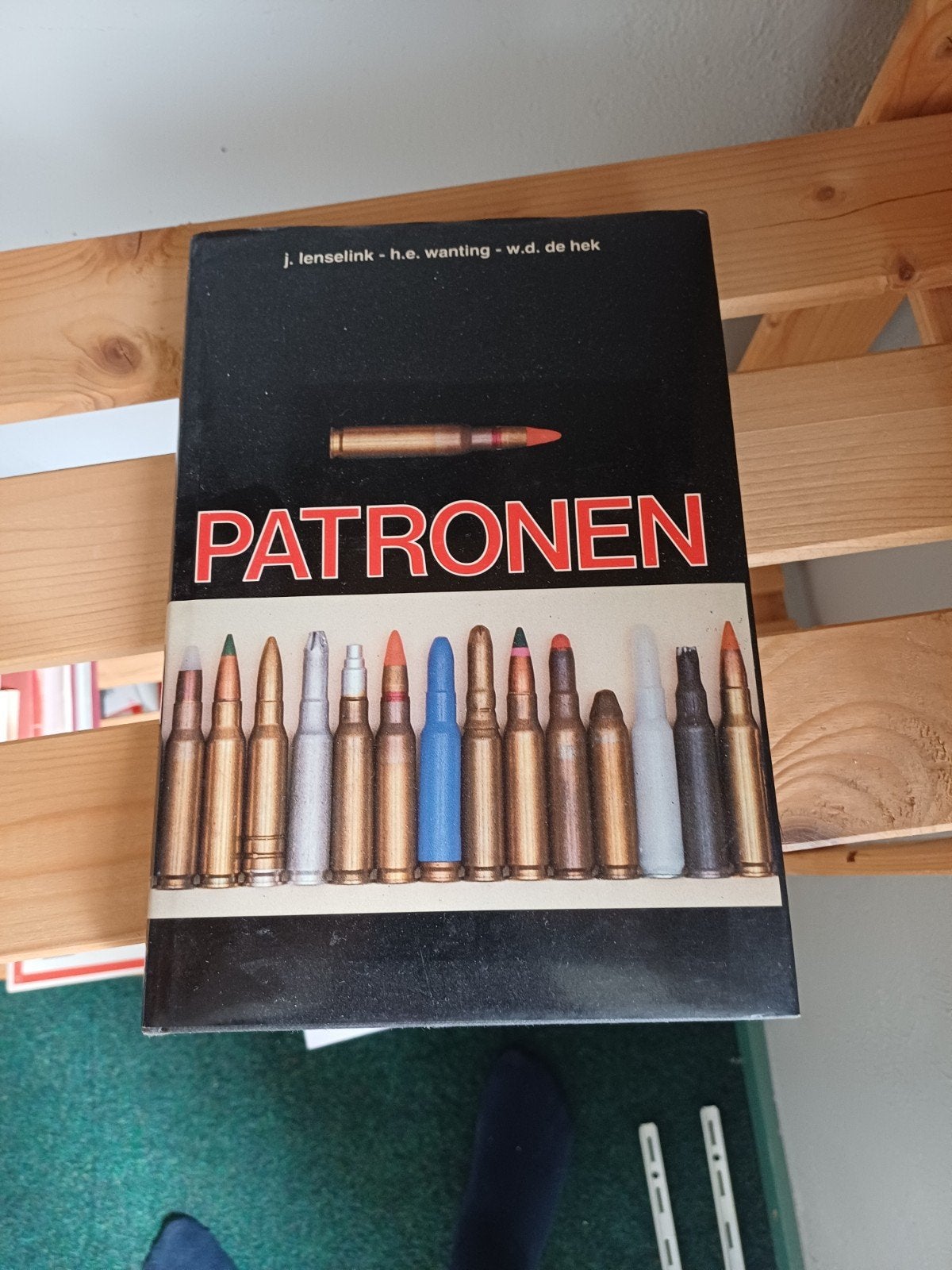 wapens/munitie, Ophalen of Verzenden, Boek of Gids
