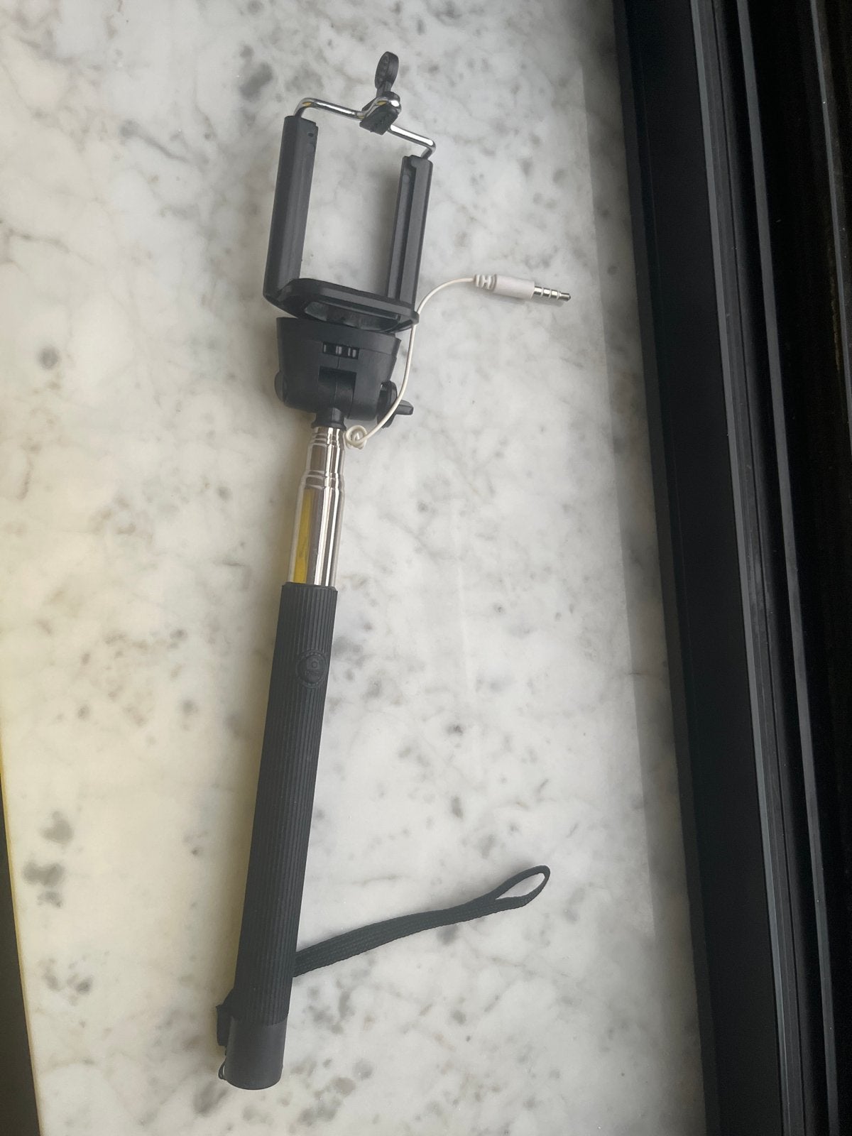 Selfiestick met kabelaansluiting voor smartphone, Audio, Tv en Foto, Fotografie | Professionele apparatuur, Overige merken, Selfiestick