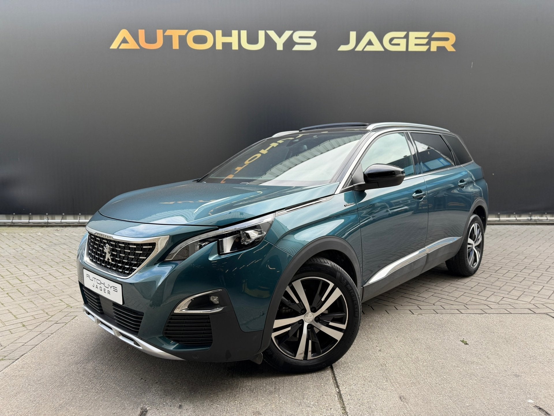 Peugeot 5008 1.2 PureTech GT-Line Panorama Camera Carplay 7p, Dealer onderhouden, Gebruikt, Zwart, 1199 cc