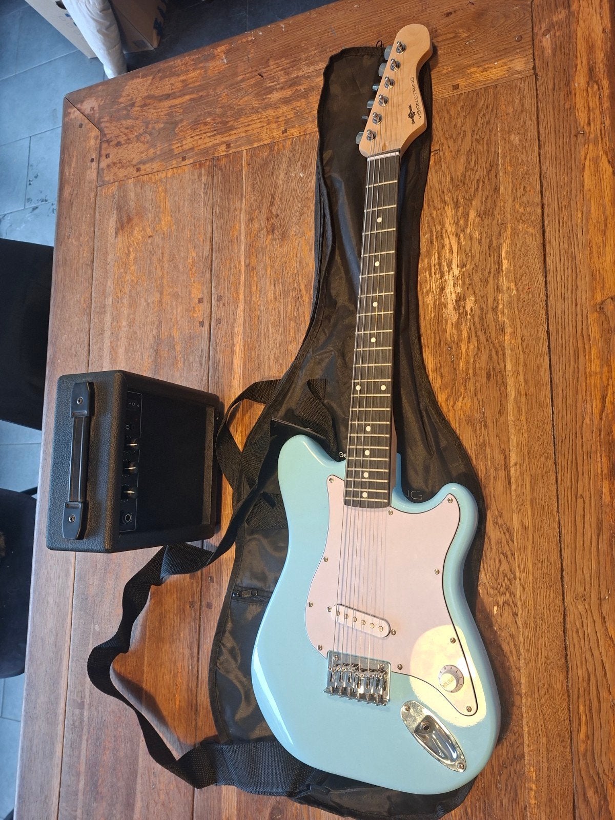 Zo goed als nieuwe elektrische gitaar met versterker, Overige merken, Met versterker, Ophalen of Verzenden, Zo goed als nieuw