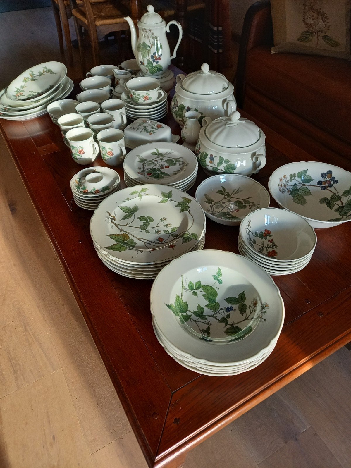 Groot servies Seltman Weiden Bavaria Germany Waldbeere, Ophalen, Overige merken, Klassiek, Zo goed als nieuw