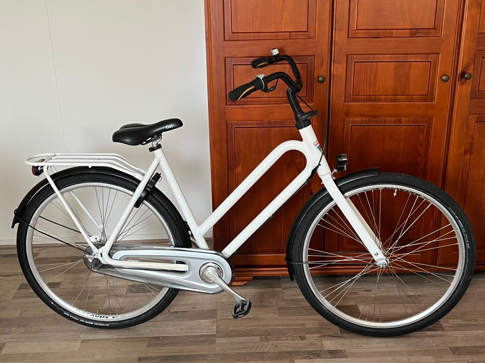 Prachtige witte 28 inch Batavus damesfiets, Ophalen, 53 tot 56 cm, Versnellingen, Batavus