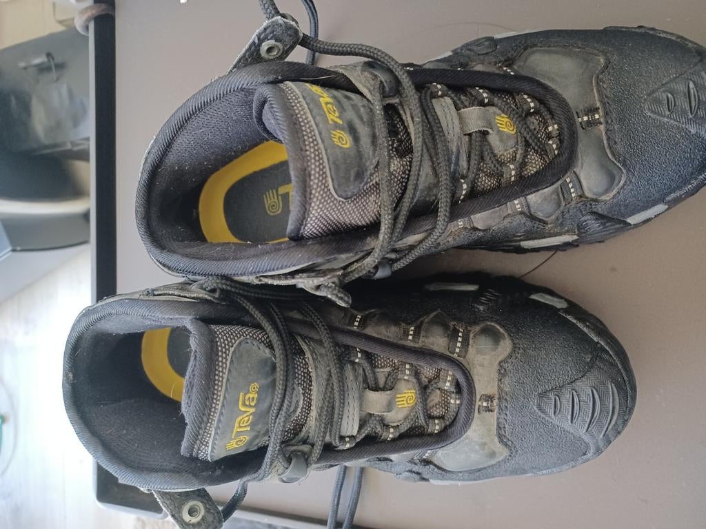 ZGAN Teva sportschoenen S/N 6629, Sport en Fitness, Bergsport en Wandelen, Ophalen of Verzenden, Zo goed als nieuw, Schoenen