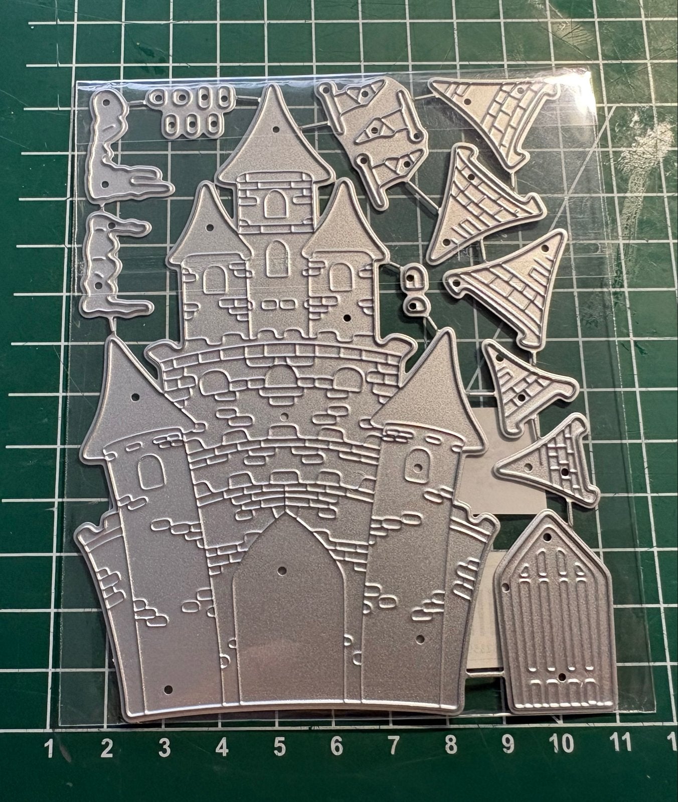 Snijmallen Kasteel en Dakjes - Knutselmateriaal, Hobby en Vrije tijd, Ophalen of Verzenden, Zo goed als nieuw