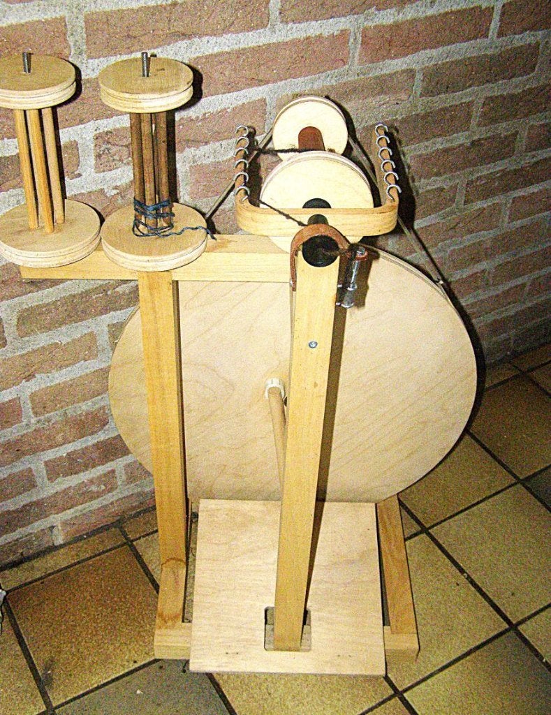Louet S 60 goedwerkend spinnewiel schapenwol spinnen, Hobby en Vrije tijd, Spinnewielen en Spinnen, Ophalen, Zo goed als nieuw