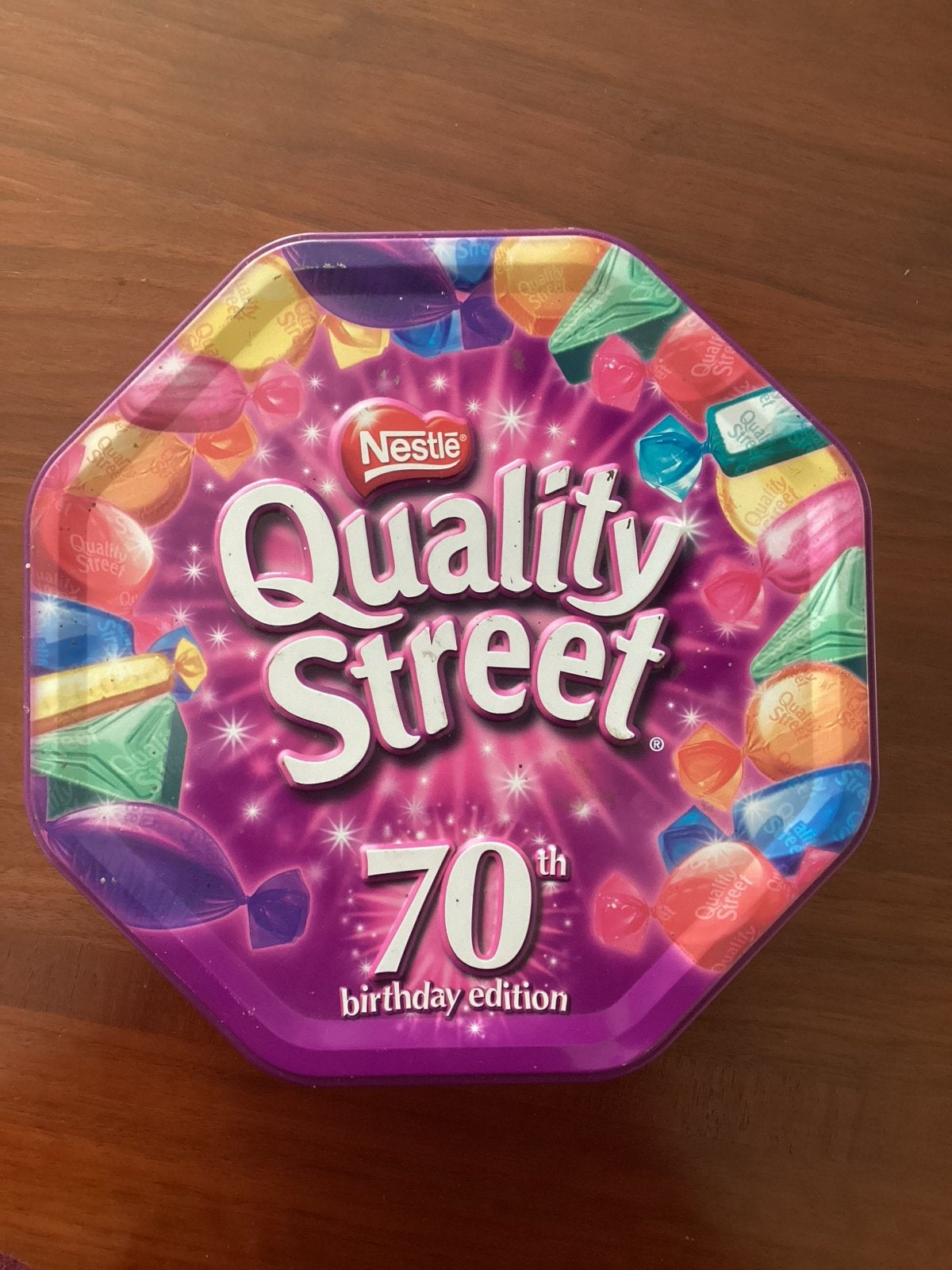 Achthoekig Quality Street 70 Jaar Jubileumblik, Verzamelen, Ophalen, Gebruikt, Overige, Overige merken