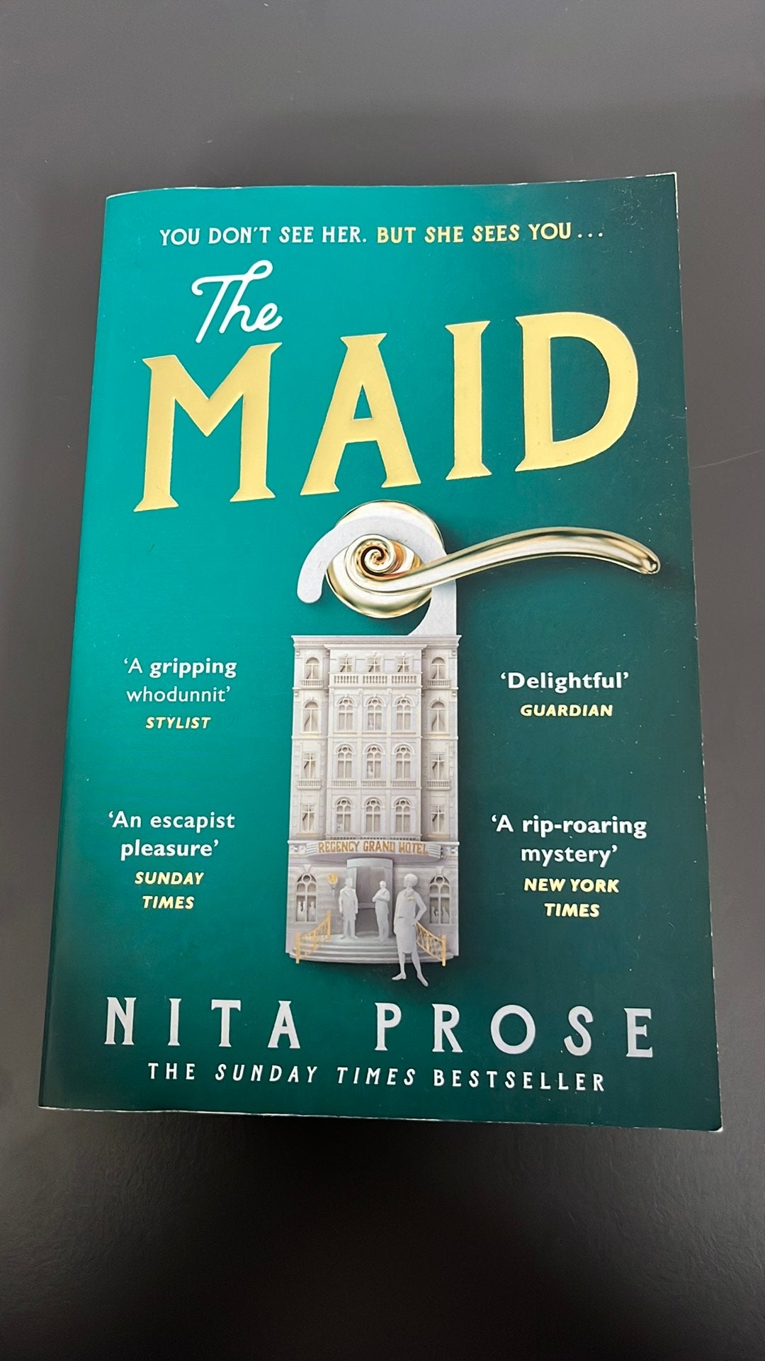 Maid, Nita Prose, Ophalen of Verzenden, Zo goed als nieuw