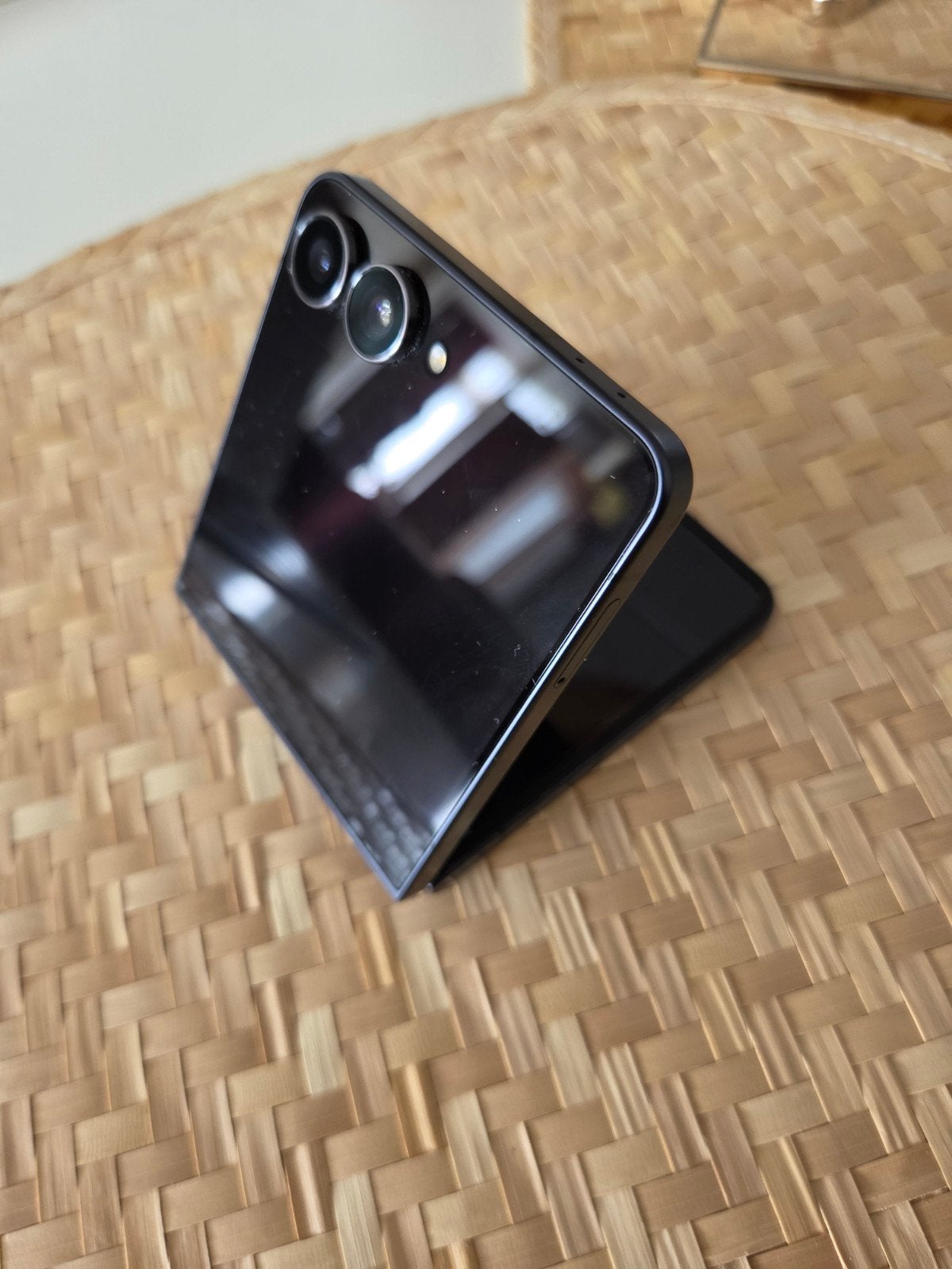 Foto 6 van Samsung Galaxy Z Flip 7 - Zo goed als nieuw