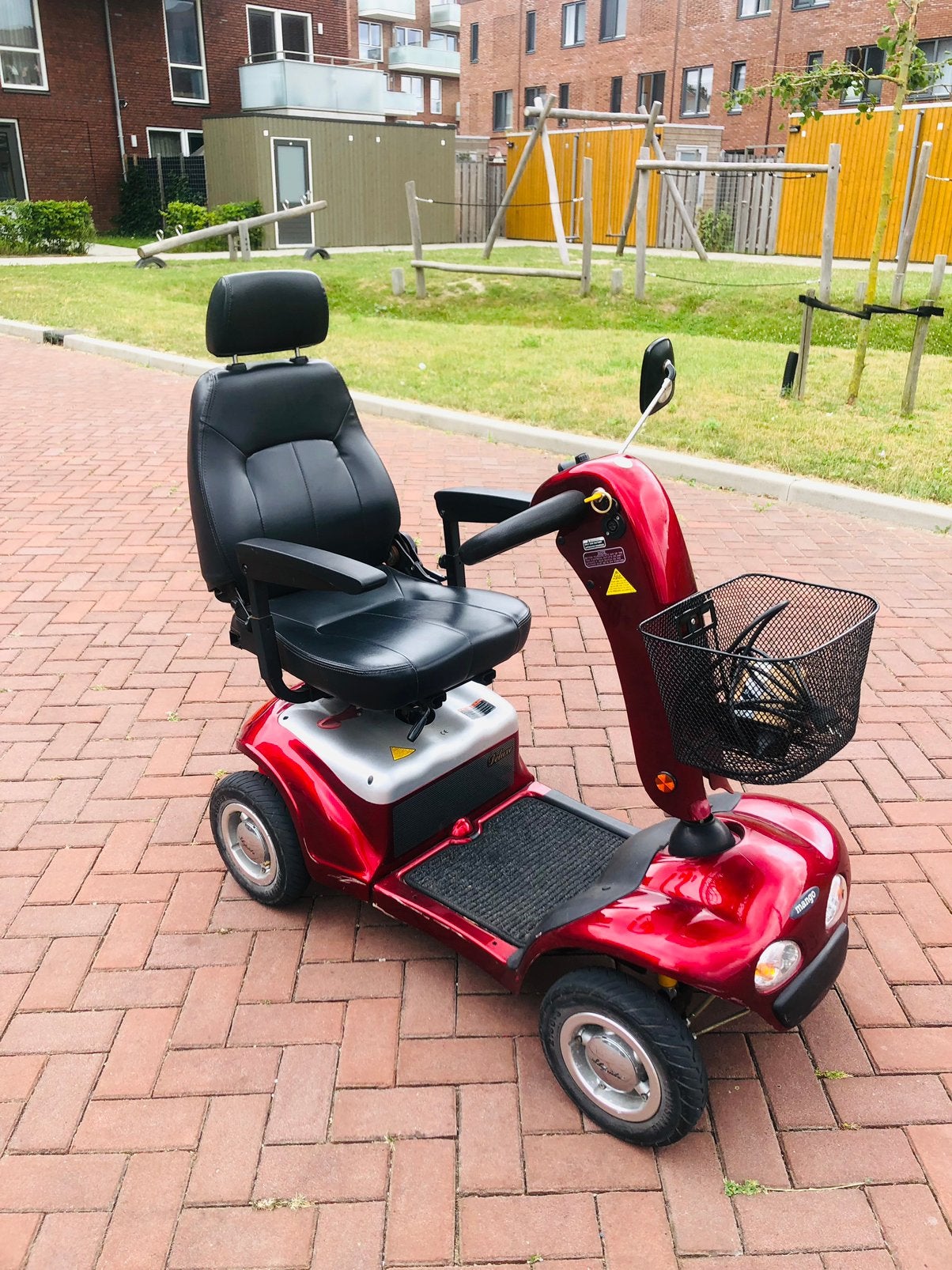 Zeer nette weinig gebruikte scootmobiel 4wiel, Diversen, Ophalen of Verzenden, Zo goed als nieuw