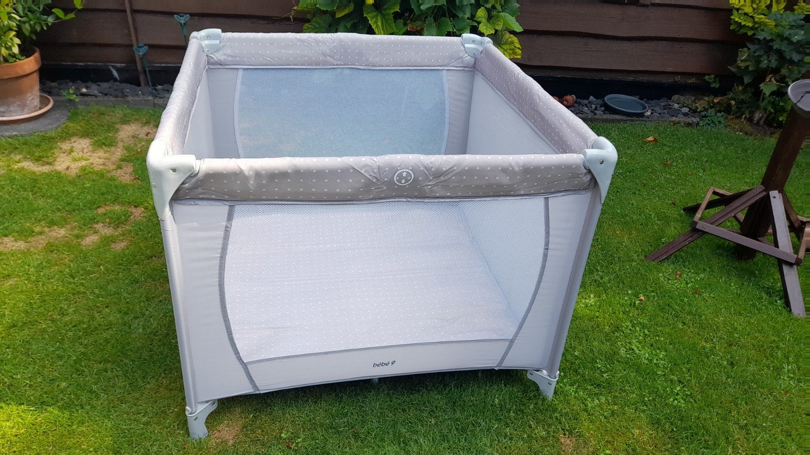 campingbox/bed grijs/wit, Ophalen, Zo goed als nieuw, Kunststof, Overige typen