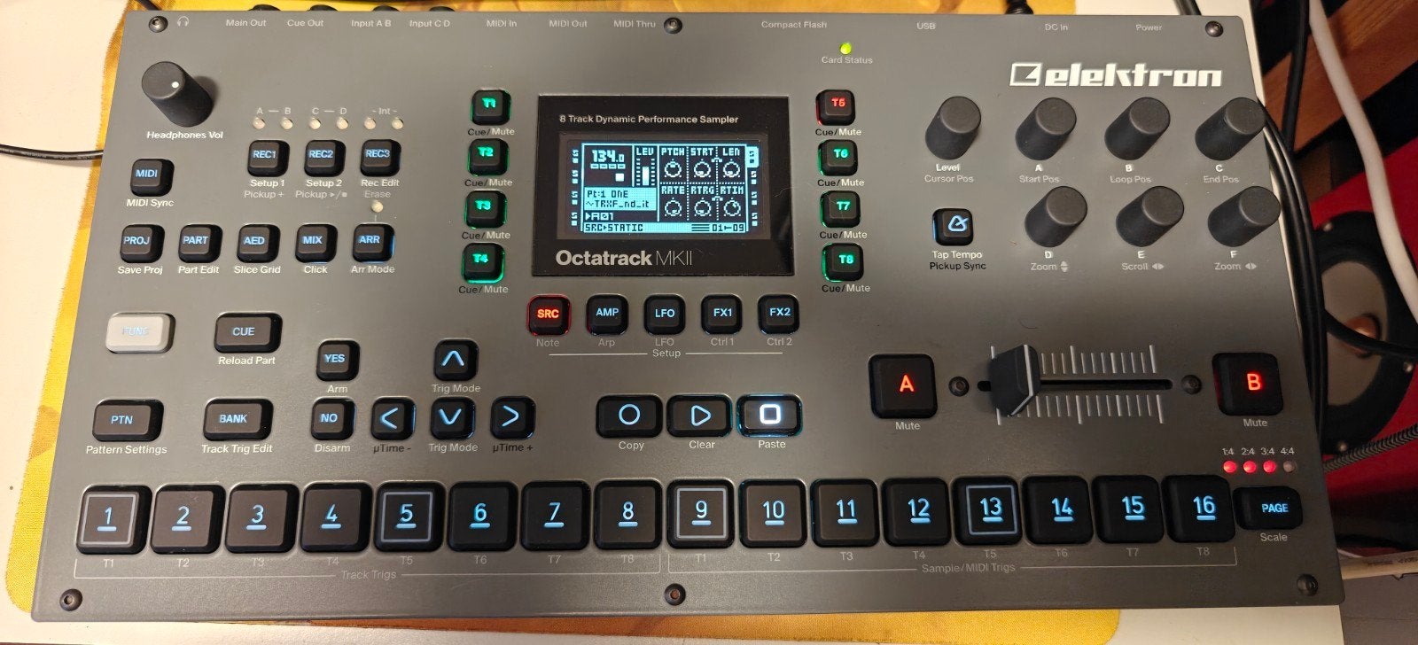 Elektron Octatrack MKII - Sampler met originele doos, Ophalen of Verzenden, Zo goed als nieuw, Overige aantallen, Overige merken