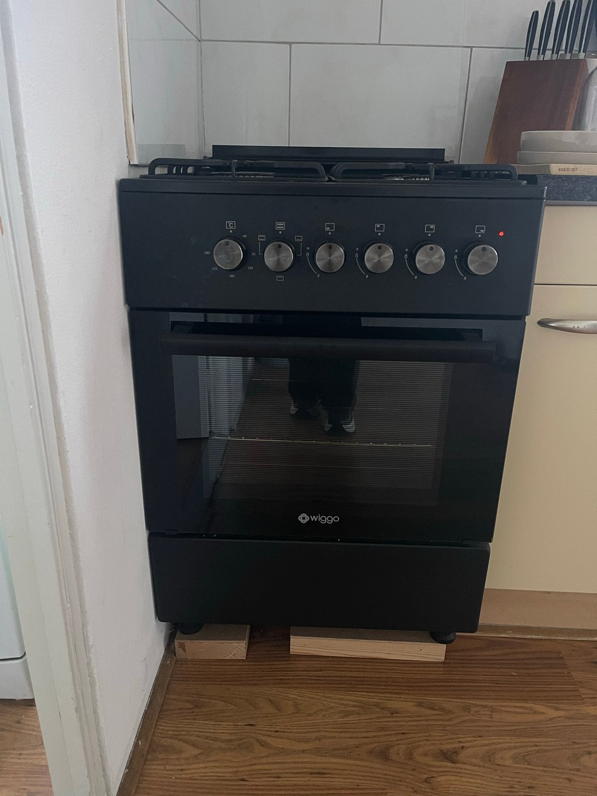 Vrijstaand WIGGO gasfornuis met oven, Ophalen, Gebruikt, 60 cm of meer, 4 kookzones