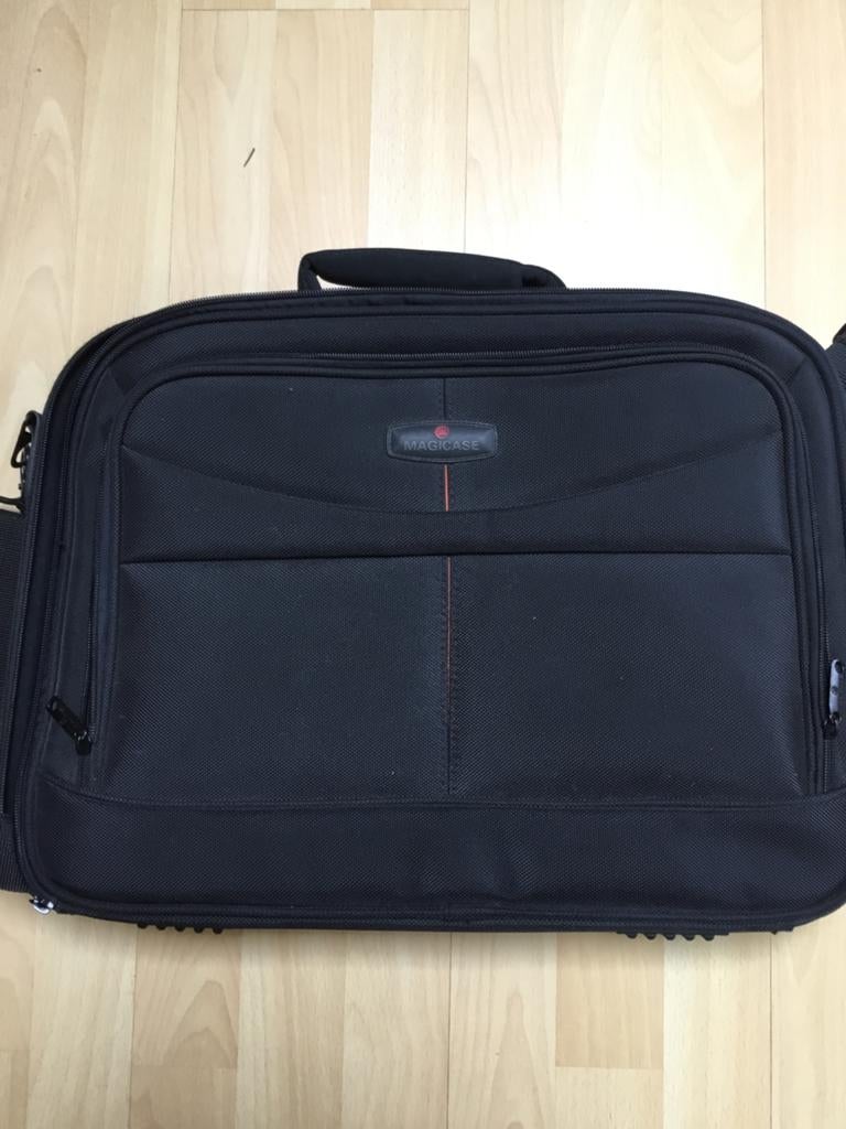 Magicase Laptoptas Zwart - 15 inch, Gevoerd laptopvak, Ophalen of Verzenden, Zo goed als nieuw, Zwart