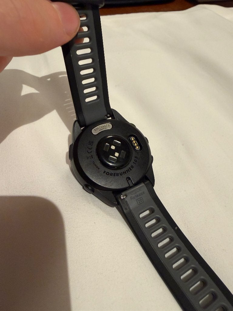 Foto 4 van Garmin Forerunner 165 GPS Smartwatch - Zo goed als nieuw