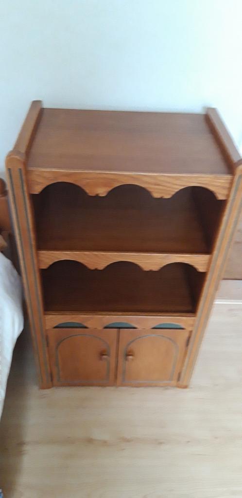 Massief eiken Kast, uniek 86x52x38 cm., Ophalen, Zo goed als nieuw