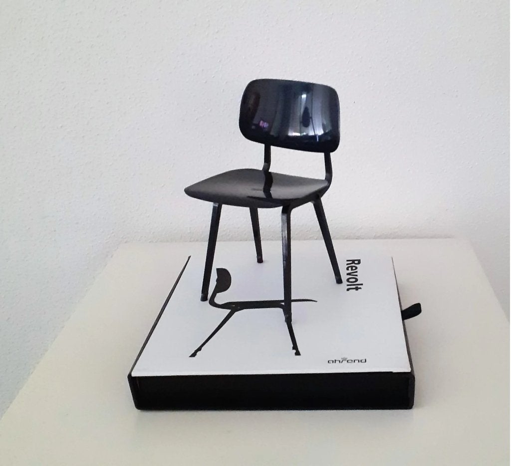 Ahrend Revolt Stoel Zwart Miniatuur, Niet ingevuld, Nieuw, Niet ingevuld, Niet ingevuld