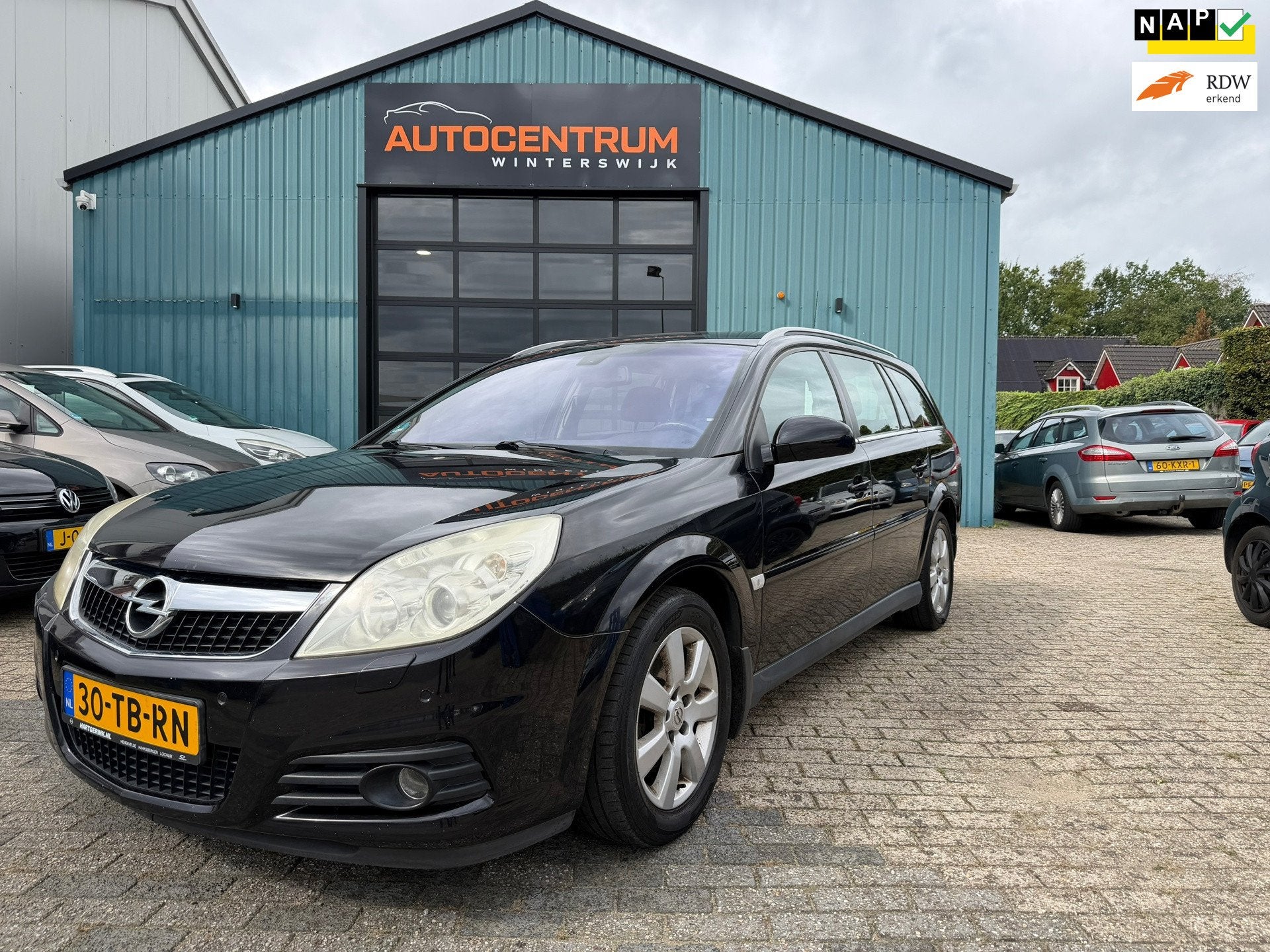 Opel Vectra Wagon 1.8-16V Cosmo Automaat, Auto's, Gebruikt, 4 cilinders, 1796 cc, Euro 4