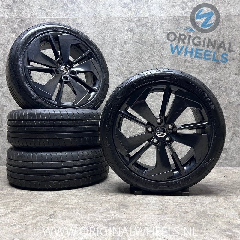 18 inch originele Comet velgen + zomerbanden Skoda Octavia