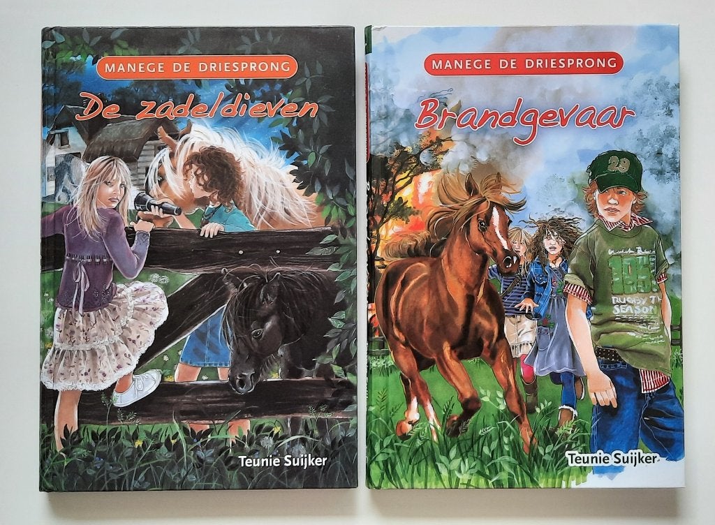 Set van 2 st. Manege De Driesprong boeken - Teunie Suijker, Ophalen of Verzenden, Zo goed als nieuw, Teunie Suijker, Sprookjes
