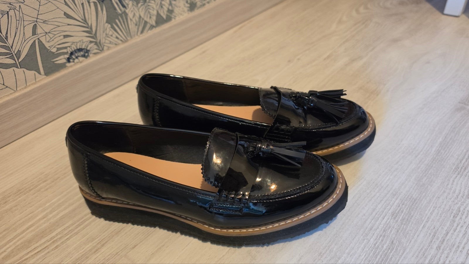Anna Field Zwarte Lak Instappers met Kwastjes - Maat 40, Kleding | Dames, Anna Field, Ophalen of Verzenden, Zo goed als nieuw