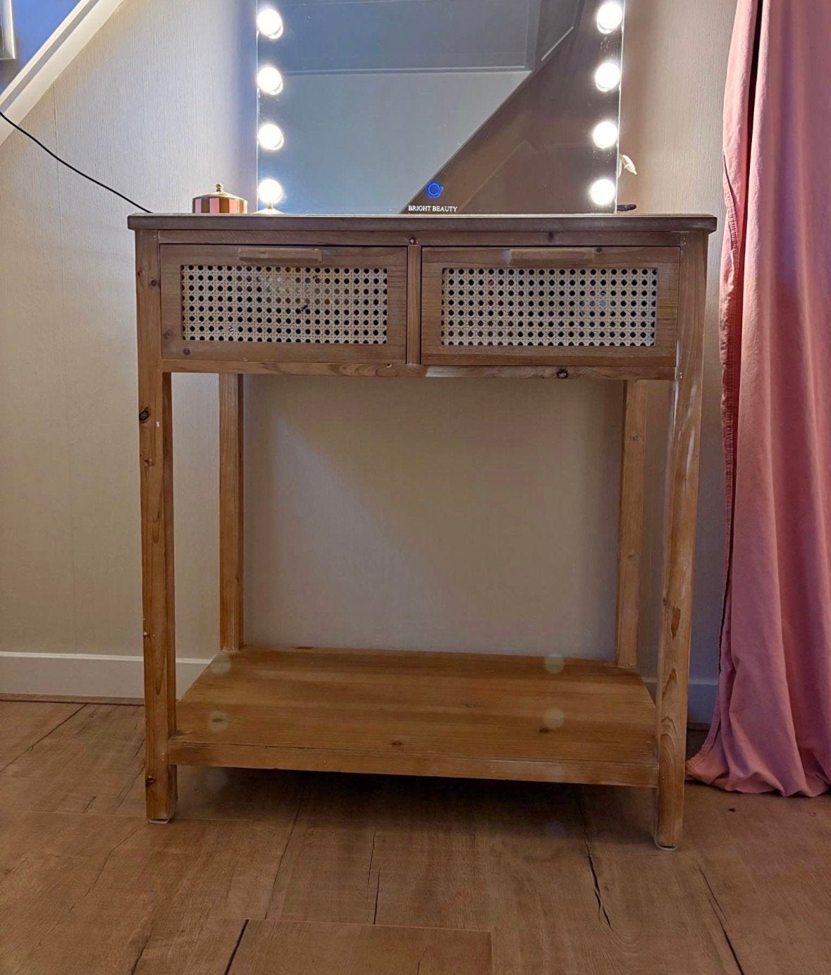 Houten sidetable met lades en rieten details, Ophalen, Gebruikt, 50 tot 100 cm, Overige houtsoorten