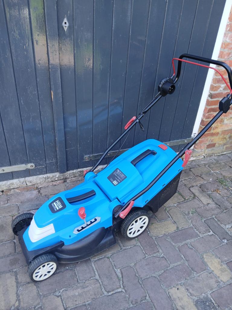 HBM Elektrische Grasmaaier 1600W, Tuin en Terras, Grasmaaiers, Gebruikt, Elektrische grasmaaier, 40 t/m 49 cm, Cirkelmaaier, Ophalen of Verzenden