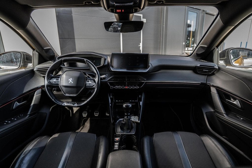 Peugeot 208 1.2 PureTech GT-Line Carplay|360 Cam|LED|Vol!, Voorwielaandrijving, Zwart, 1199 cc, Leder en Stof