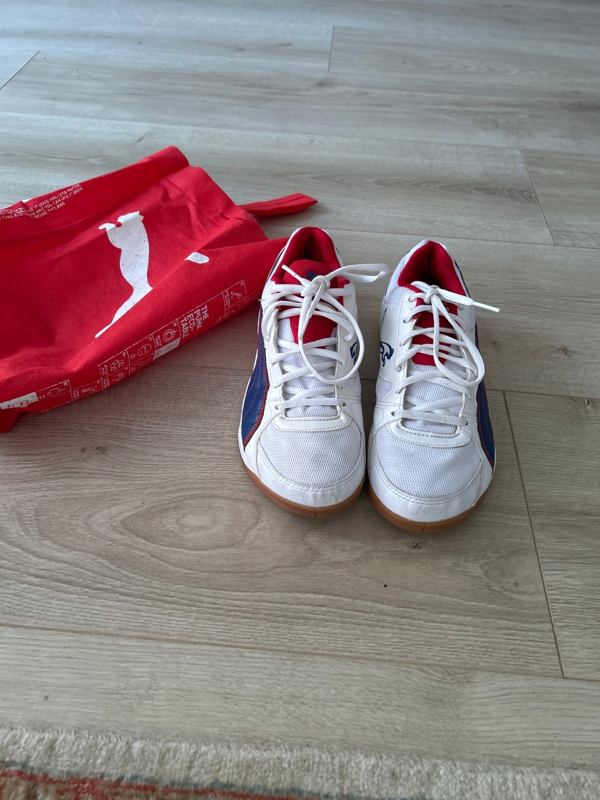 Puma sneakers wit, rood en blauw - Maat 36, Kleding | Dames, Ophalen of Verzenden, Zo goed als nieuw, Wit, Sneakers of Gympen