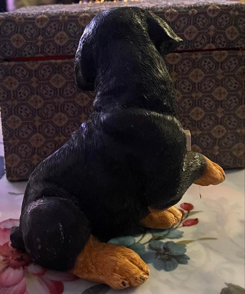 Schattig Rottweiler beeldje met 'Thank You' bordje, Huis en Inrichting, Woonaccessoires | Overige, Nieuw, Kunststof, Zwart, Overige stijlen