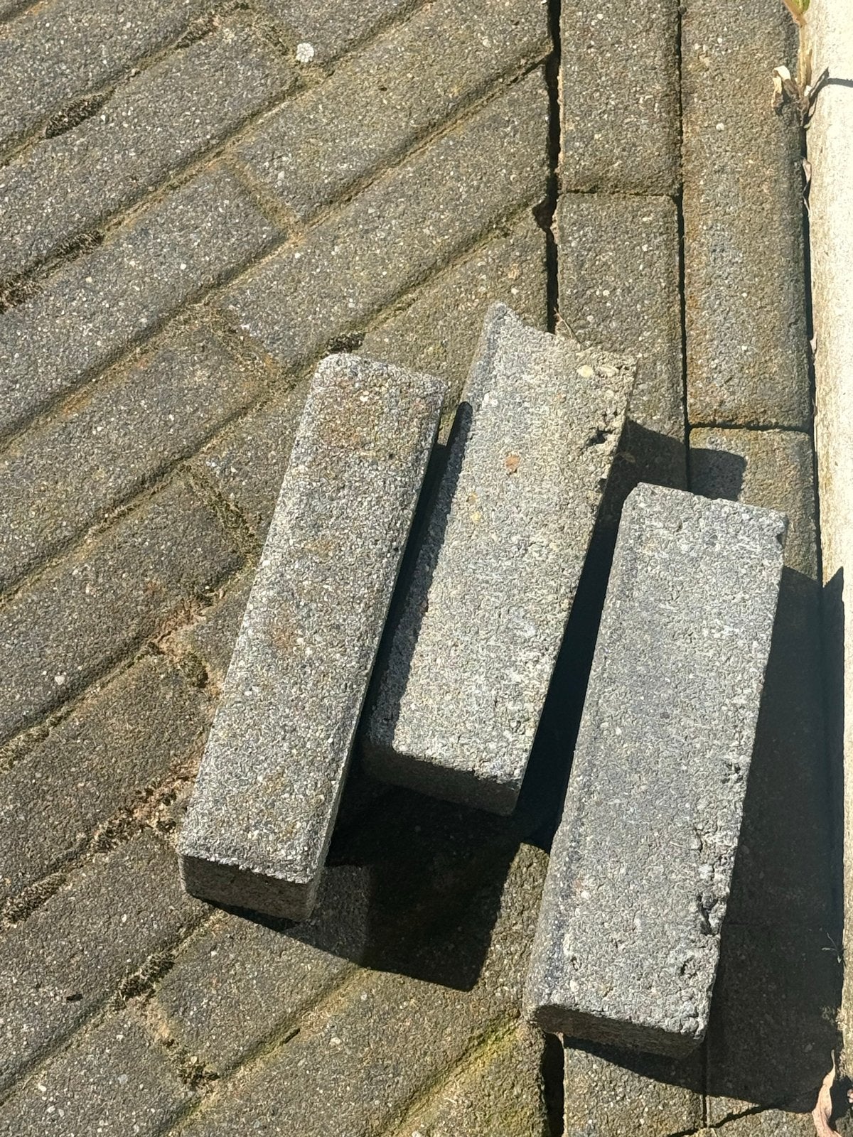Grijze betonklinkers (waalformaat) - ca. 42 m², Tuin en Terras, Ophalen, Gebruikt, Klinkers, 10 m² of meer