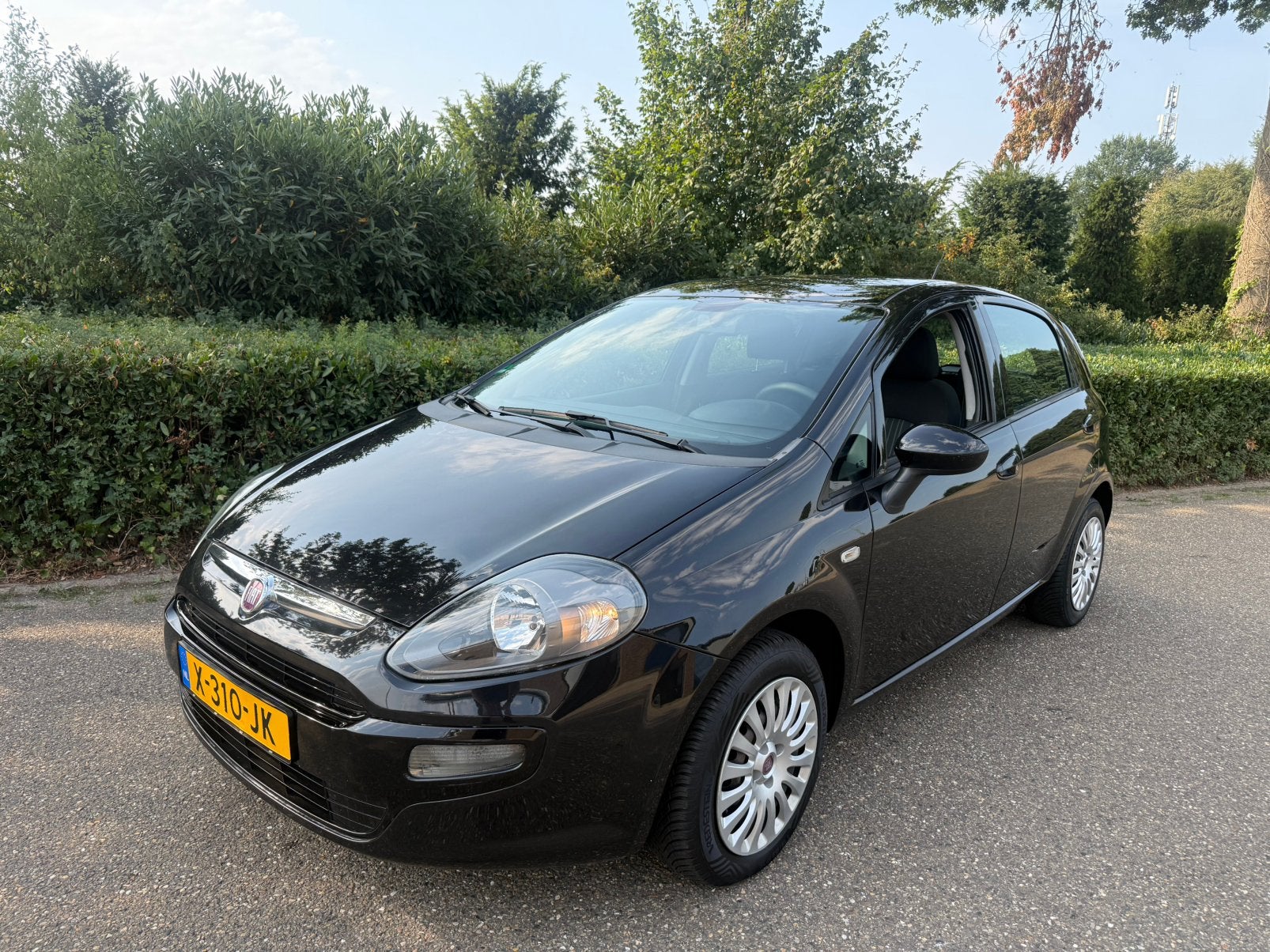 Fiat Punto 1.2 5DR 2011 Zwart, Auto's, Fiat, Voorwielaandrijving, 1005 kg, 40 €/maand, 4 cilinders