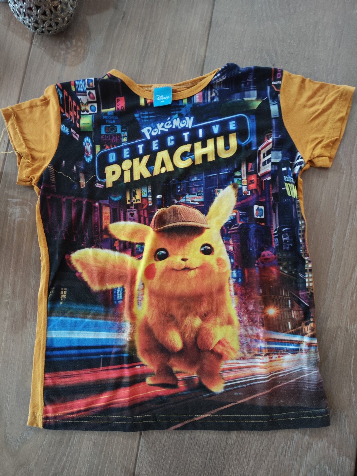 Pokemon Detective Pikachu T-shirt - Maat 140, Disney, Jongen of Meisje, Ophalen of Verzenden, Zo goed als nieuw