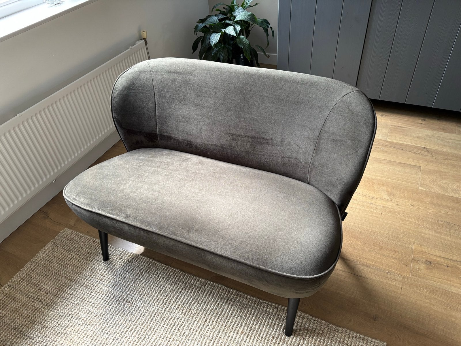 Woood Sara bankje fluweel warmgroen - Z.G.A.N., Huis en Inrichting, Ophalen, Minder dan 75 cm, Tweepersoons, Scandinavisch