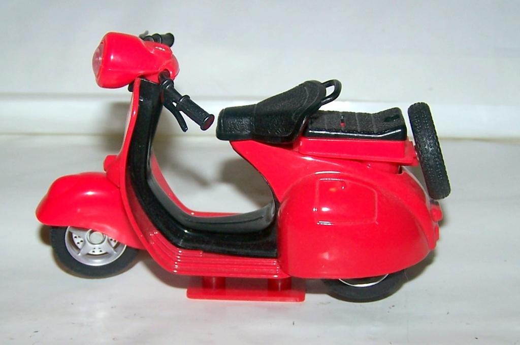 Prachtig diecast scootermodel. Nwst., Ophalen of Verzenden, Nieuw, Motor, Overige merken