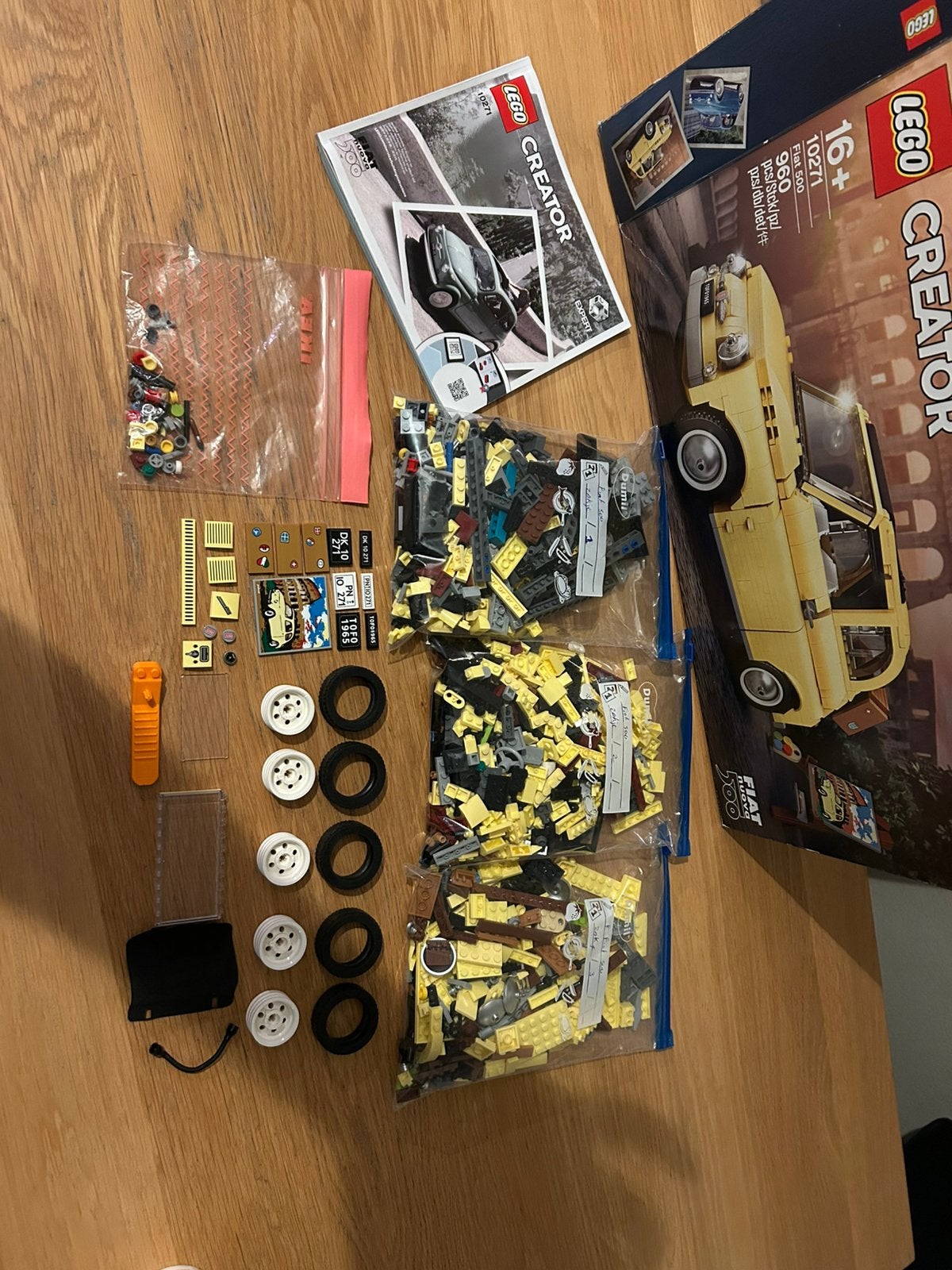 Lego creator expert Fiat 500 ( 10271 ), Compleet, Lego, Ophalen of Verzenden, Zo goed als nieuw