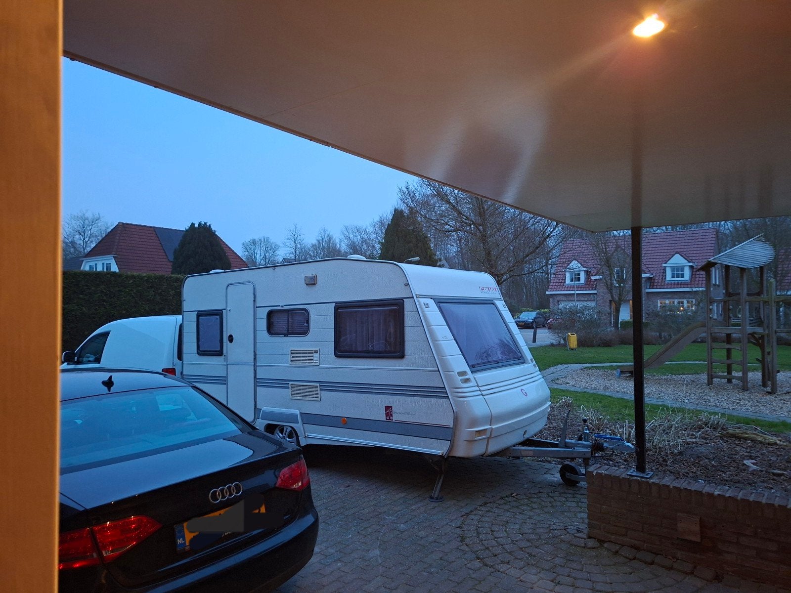 Super NETTE caravan Met Voortent,Luifel en Erker!!!, Overige merken, Rondzit, Omvormbare zithoek, Particulier