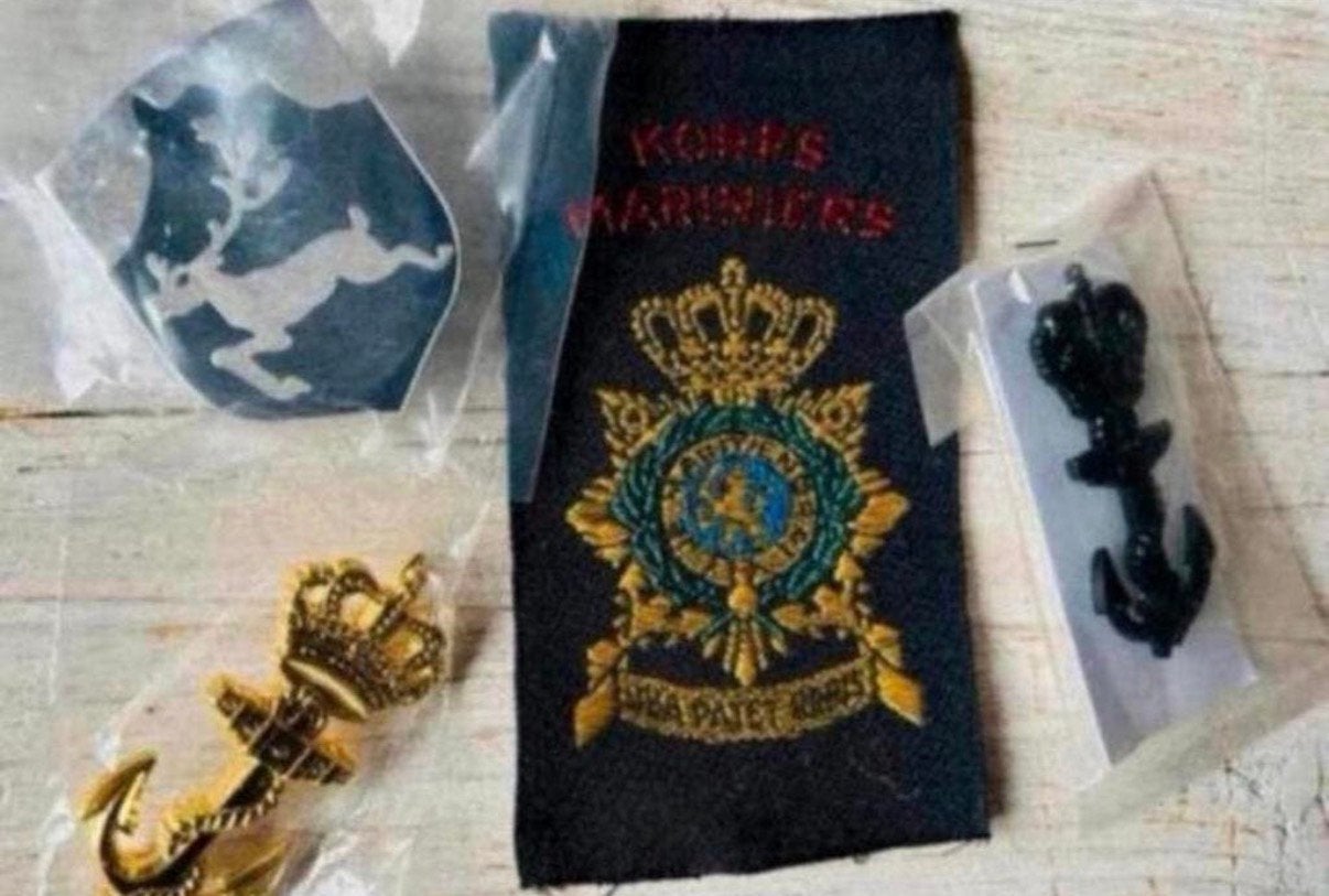 Korps Mariniers Setje Emblemen - 4, Verzenden, Marine, Nederland, Embleem of Badge